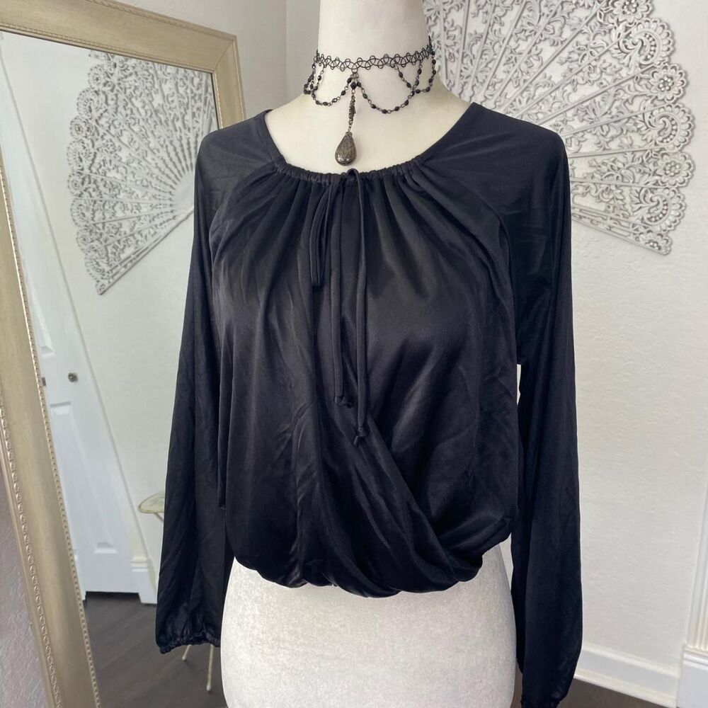 Vintage Made in USA Whimsygoth Vampy Boho Flowy Black Satin Crop Top Blouse S - Picture 6 of 8